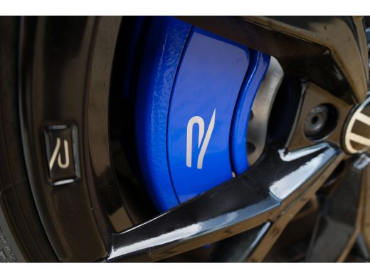 Volkswagen Golf 2.0 TSI R 4Motion | BTW | PANO | AKRAPOVIC | DODE HOEK | STUURVERW | IQ-LIGHT | ActivLease financial lease