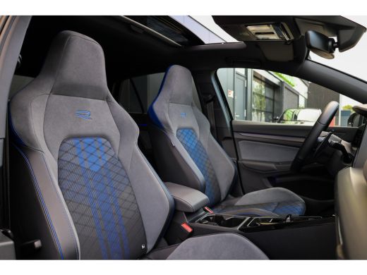 Volkswagen Golf 2.0 TSI R 4Motion | BTW | PANO | AKRAPOVIC | DODE HOEK | STUURVERW | IQ-LIGHT | ActivLease financial lease