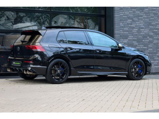 Volkswagen Golf 2.0 TSI R 4Motion | BTW | PANO | AKRAPOVIC | DODE HOEK | STUURVERW | IQ-LIGHT | ActivLease financial lease