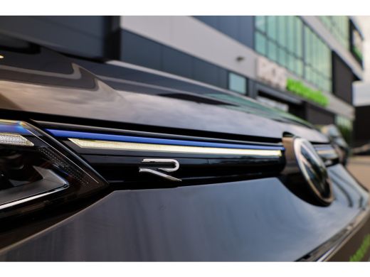 Volkswagen Golf 2.0 TSI R 4Motion | BTW | PANO | AKRAPOVIC | DODE HOEK | STUURVERW | IQ-LIGHT | ActivLease financial lease
