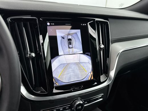 Volvo  V60 T6 Recharge Ultra Dark | 19" | Trekhaak | 360 Camera | Getint Glas | Elektr. verst. Sportstoelen ... ActivLease financial lease