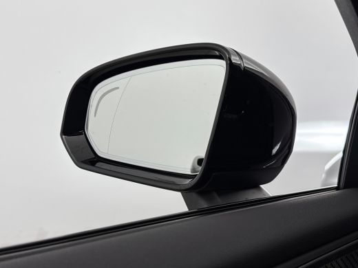 Volvo  V60 T6 Recharge Ultra Dark | 19" | Trekhaak | 360 Camera | Getint Glas | Elektr. verst. Sportstoelen ... ActivLease financial lease