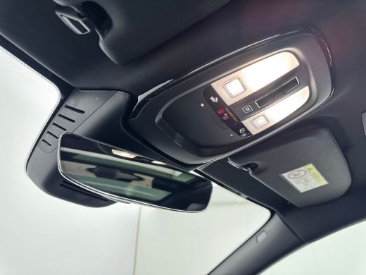Volvo  V60 T6 Recharge Ultra Dark | 19" | Trekhaak | 360 Camera | Getint Glas | Elektr. verst. Sportstoelen ... ActivLease financial lease