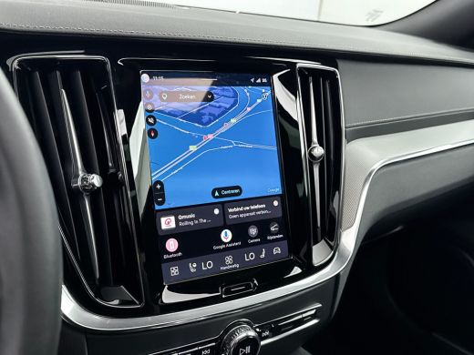 Volvo  V60 T6 Recharge Ultra Dark | 19" | Trekhaak | 360 Camera | Getint Glas | Elektr. verst. Sportstoelen ... ActivLease financial lease