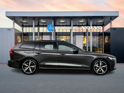 Volvo  V60 T6 Recharge Ultra Dark | 19" | Trekhaak | 360 Camera | Getint Glas | Elektr. verst. Sportstoelen ... ActivLease financial lease