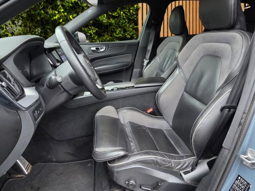 Volvo  XC60 2.0 T6 Plug-in hybrid AWD R-Design | Trekhaak | 360 Cam | Pano | Head-up | Harman/Kardon | Memory ActivLease financial lease