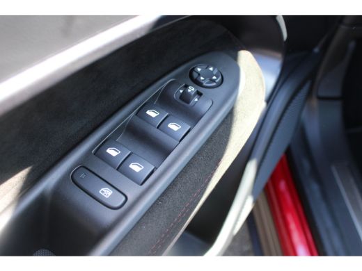Alfa Romeo Junior Elettrica Veloce 280pk 54 kWh | Nieuwprijs &euro;55.000,- | Panorama/schuifdak | Sabelt sportstoelen |... ActivLease financial lease