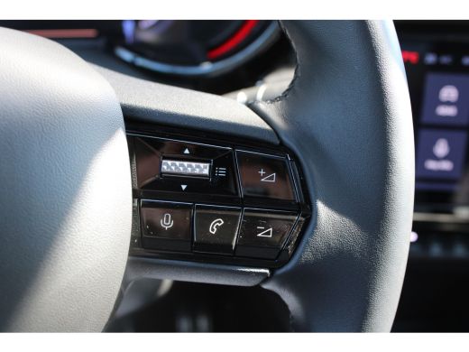 Alfa Romeo Junior Elettrica Veloce 280pk 54 kWh | Nieuwprijs &euro;55.000,- | Panorama/schuifdak | Sabelt sportstoelen |... ActivLease financial lease