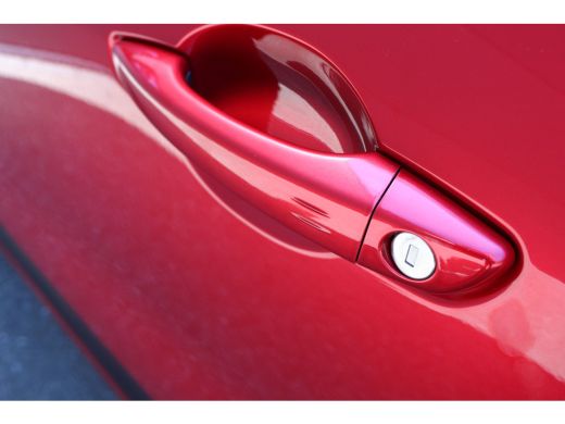 Alfa Romeo Junior Elettrica Veloce 280pk 54 kWh | Nieuwprijs &euro;55.000,- | Panorama/schuifdak | Sabelt sportstoelen |... ActivLease financial lease