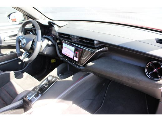 Alfa Romeo Junior Elettrica Veloce 280pk 54 kWh | Nieuwprijs &euro;55.000,- | Panorama/schuifdak | Sabelt sportstoelen |... ActivLease financial lease