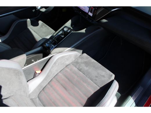 Alfa Romeo Junior Elettrica Veloce 280pk 54 kWh | Nieuwprijs &euro;55.000,- | Panorama/schuifdak | Sabelt sportstoelen |... ActivLease financial lease