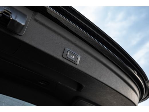 Audi Q3 45 TFSI e S Edition 245 PK | Panoramadak | Trekhaak | Adaptief demping systeem | Geheugenstoelen ActivLease financial lease