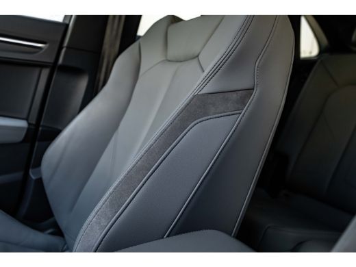 Audi Q3 45 TFSI e S Edition 245 PK | Panoramadak | Trekhaak | Adaptief demping systeem | Geheugenstoelen ActivLease financial lease