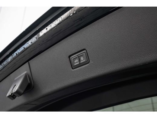 Audi Q8 55 TFSI e quattro Pro Line S 394 PK | Trekhaak | Panoramadak | Head-up | 360 camera | Elek. stoel... ActivLease financial lease