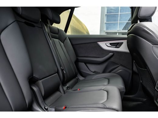 Audi Q8 55 TFSI e quattro Pro Line S 394 PK | Trekhaak | Panoramadak | Head-up | 360 camera | Elek. stoel... ActivLease financial lease