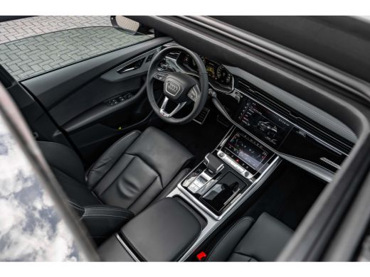 Audi Q8 55 TFSI e quattro Pro Line S 394 PK | Trekhaak | Panoramadak | Head-up | 360 camera | Elek. stoel... ActivLease financial lease
