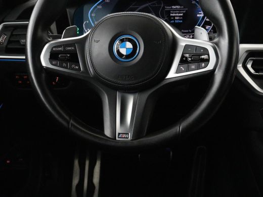 BMW 3 Serie Touring 320e Business Edition Plus M-sport | 84,4% SOH | Panoramadak | Leder | Elektrische trekha... ActivLease financial lease