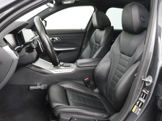 BMW 3 Serie Touring 320e Business Edition Plus M-sport | 84,4% SOH | Panoramadak | Leder | Elektrische trekha... ActivLease financial lease
