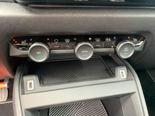 Citroën &euml;-C4 X Max 156pk Extended range 54 kWh Airco | AppleCarplay/ Android Auto | Camera | Cruise Adaptief | K... ActivLease financial lease