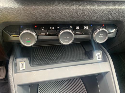 Citroën &euml;-C4 You 50 kWh Airco | AppleCarPlay/ Android Auto | Camera | Cruise Control | DAB | 11kW lader | Warm... ActivLease financial lease