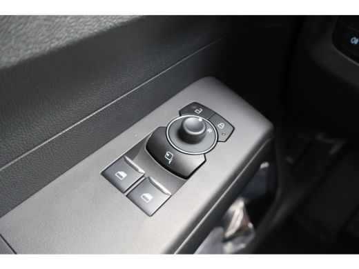 Ford E-Transit Courier 44 kWh Limited Winterpakket ActivLease financial lease