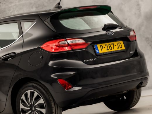 Ford Fiesta 1.0 EcoBoost Hybrid Titanium Sport (APPLE CARPLAY, GROOT NAVI, CLIMATE, PARKEERSENSOREN, SPORTSTO... ActivLease financial lease