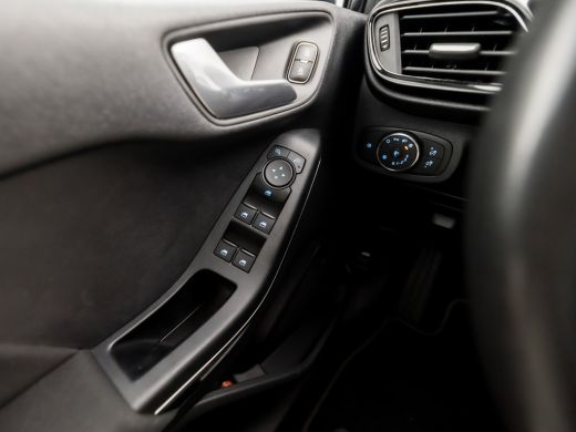 Ford Fiesta 1.0 EcoBoost Hybrid Titanium Sport (APPLE CARPLAY, GROOT NAVI, CLIMATE, PARKEERSENSOREN, SPORTSTO... ActivLease financial lease