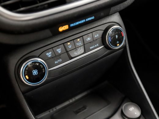 Ford Fiesta 1.0 EcoBoost Hybrid Titanium Sport (APPLE CARPLAY, GROOT NAVI, CLIMATE, PARKEERSENSOREN, SPORTSTO... ActivLease financial lease