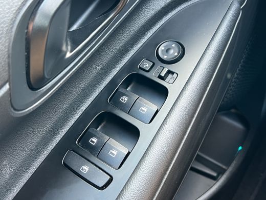 Hyundai i20 1.0 T-GDI 100pk Comfort | Airco | Camera | Carplay | Cruise control | Dodehoek detectie | Navigat... ActivLease financial lease