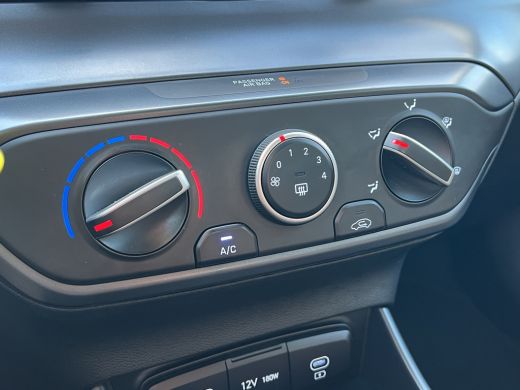Hyundai i20 1.0 T-GDI 100pk Comfort | Airco | Camera | Carplay | Cruise control | Dodehoek detectie | Navigat... ActivLease financial lease