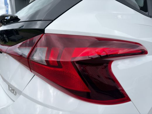 Hyundai i20 1.0 T-GDI 100pk Comfort | Airco | Camera | Carplay | Cruise control | Dodehoek detectie | Navigat... ActivLease financial lease