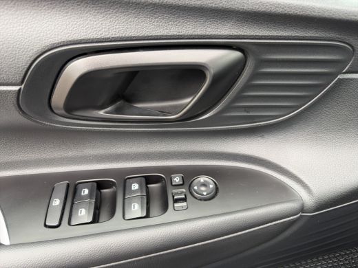 Hyundai i20 1.0 T-GDI 100pk Comfort | Airco | Camera | Carplay | Cruise control | Dodehoek detectie | Navigat... ActivLease financial lease