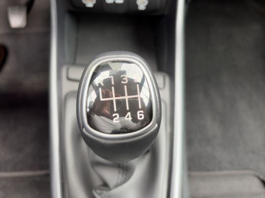 Hyundai i20 1.0 T-GDI 100pk Comfort | Airco | Camera | Carplay | Cruise control | Dodehoek detectie | Navigat... ActivLease financial lease