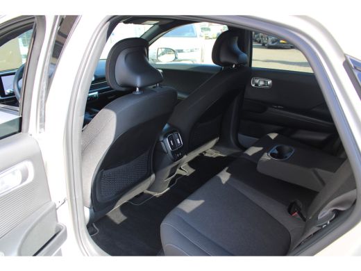 Hyundai IONIQ 6 Connect 77.4 kWh | Afneembare Trekhaak | Vehicle-to-load | Warmtepomp ActivLease financial lease
