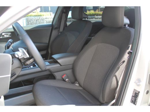 Hyundai IONIQ 6 Connect 77.4 kWh | Afneembare Trekhaak | Vehicle-to-load | Warmtepomp ActivLease financial lease