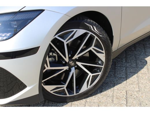 Hyundai IONIQ 6 Connect 77.4 kWh | Afneembare Trekhaak | Vehicle-to-load | Warmtepomp ActivLease financial lease