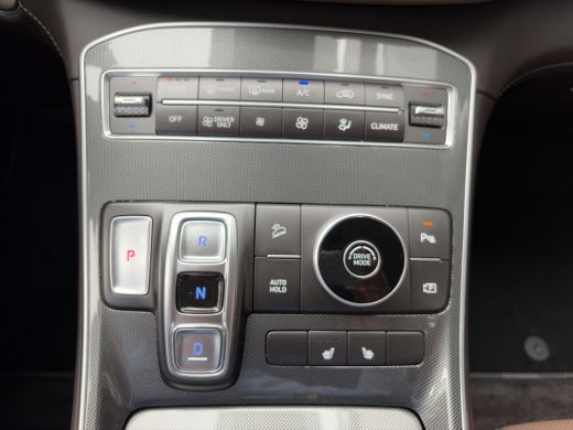 Hyundai Santa Fe 1.6 T-GDI 230pk HEV Comfort | Camera | Trekhaak | Leder | Stoelverwarming | Climate controle | Ad... ActivLease financial lease