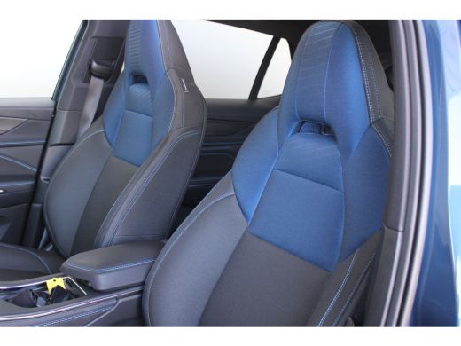 Lynk & Co 01 1.5 | Zwarte hemel | Zwarte rolhoes | Panoramadak | Camera | Navigatie | Keyless | ACC | LED | ActivLease financial lease