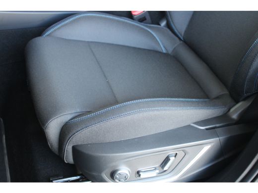 Lynk & Co 01 1.5 | Zwarte hemel | Zwarte rolhoes | Panoramadak | Camera | Navigatie | Keyless | ACC | LED | ActivLease financial lease
