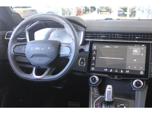 Lynk & Co 01 1.5 | Zwarte hemel | Zwarte rolhoes | Panoramadak | Camera | Navigatie | Keyless | ACC | LED | ActivLease financial lease