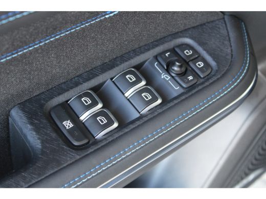 Lynk & Co 01 1.5 | Zwarte hemel | Zwarte rolhoes | Panoramadak | Camera | Navigatie | Keyless | ACC | LED | ActivLease financial lease