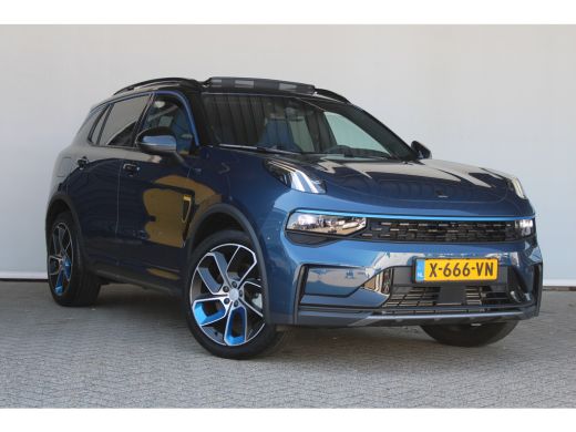 Lynk & Co 01 1.5 | Zwarte hemel | Zwarte rolhoes | Panoramadak | Camera | Navigatie | Keyless | ACC | LED | ActivLease financial lease