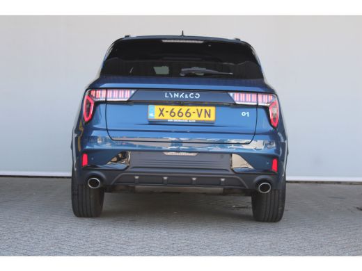Lynk & Co 01 1.5 | Zwarte hemel | Zwarte rolhoes | Panoramadak | Camera | Navigatie | Keyless | ACC | LED | ActivLease financial lease