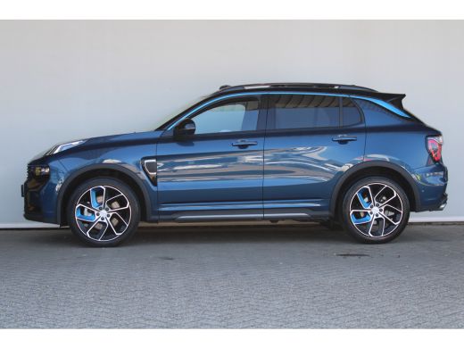 Lynk & Co 01 1.5 | Zwarte hemel | Zwarte rolhoes | Panoramadak | Camera | Navigatie | Keyless | ACC | LED | ActivLease financial lease