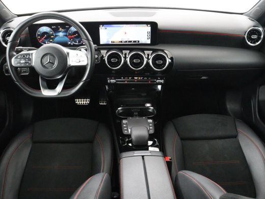 Mercedes-Benz A-Klasse 180 Business Solution AMG | Panoramadak | Carplay | Cruise control | Climate control | DAB+ | Nav... ActivLease financial lease