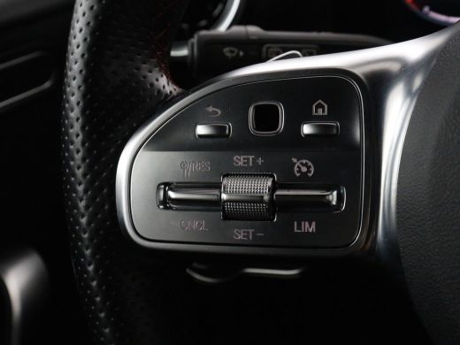 Mercedes-Benz A-Klasse 180 Business Solution AMG | Panoramadak | Carplay | Cruise control | Climate control | DAB+ | Nav... ActivLease financial lease