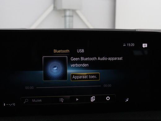 Mercedes-Benz A-Klasse 180 Business Solution AMG | Panoramadak | Carplay | Cruise control | Climate control | DAB+ | Nav... ActivLease financial lease