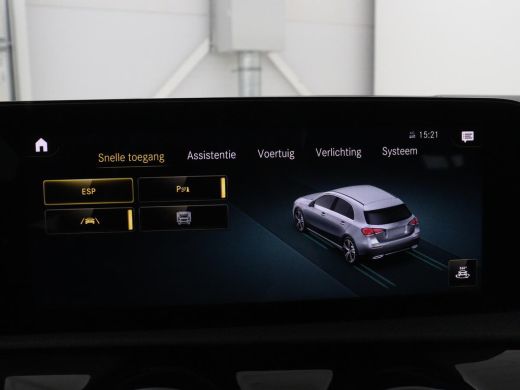 Mercedes-Benz A-Klasse 180 Business Solution AMG | Panoramadak | Carplay | Cruise control | Climate control | DAB+ | Nav... ActivLease financial lease