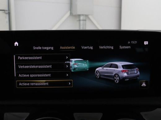 Mercedes-Benz A-Klasse 180 Business Solution AMG | Panoramadak | Carplay | Cruise control | Climate control | DAB+ | Nav... ActivLease financial lease