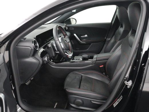 Mercedes-Benz A-Klasse 180 Business Solution AMG | Panoramadak | Carplay | Cruise control | Climate control | DAB+ | Nav... ActivLease financial lease